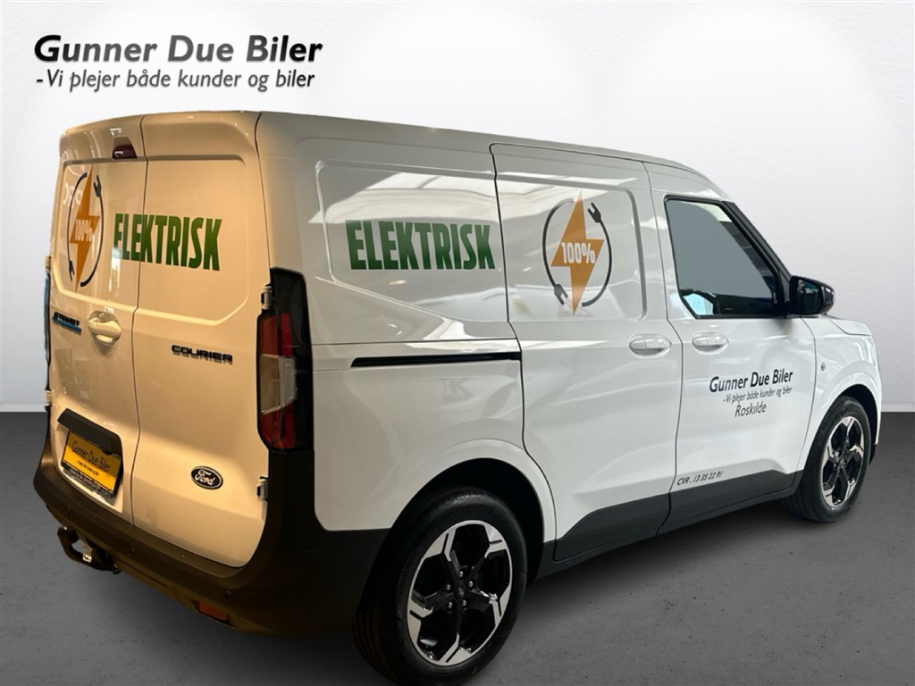 Ford E-Transit Courier Limited generic.image 5
