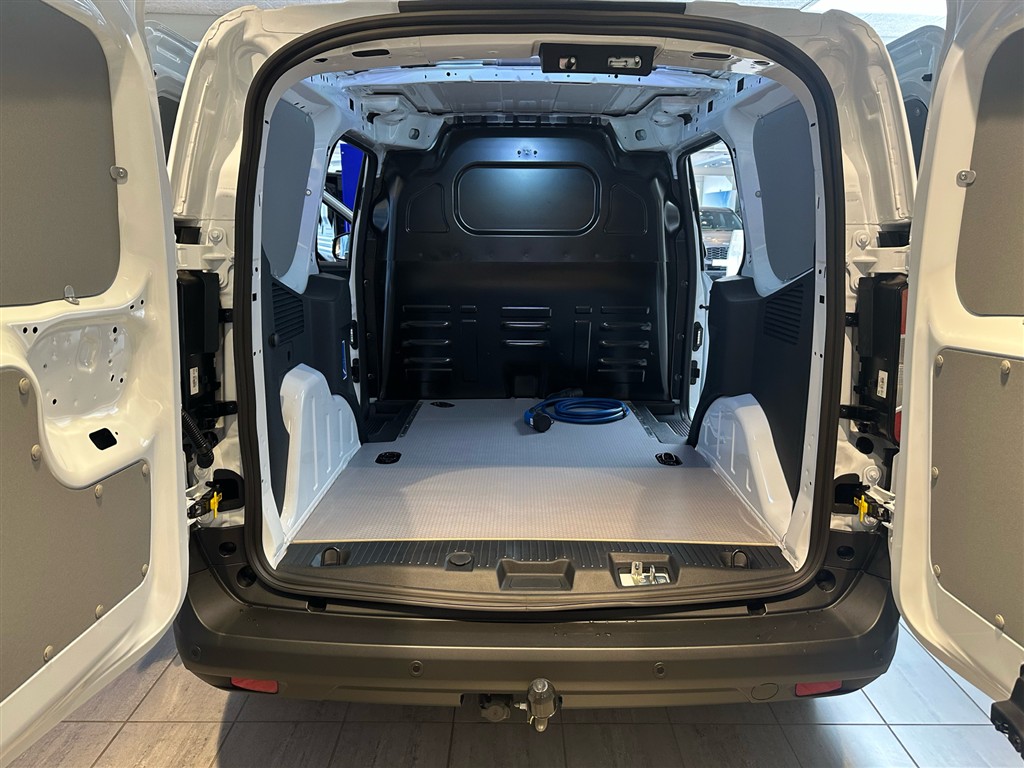 Ford E-Transit Courier Limited generic.image 11