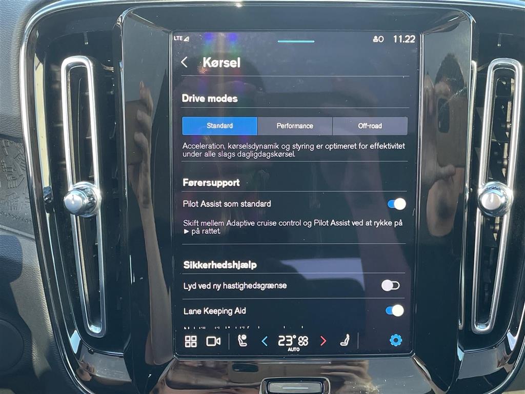 Volvo EC40 Black Edition billede 28