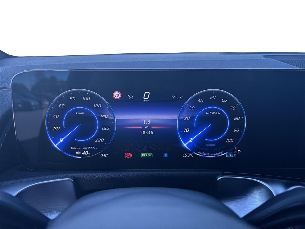 Mercedes-Benz EQB 300 AMG Line billede 14