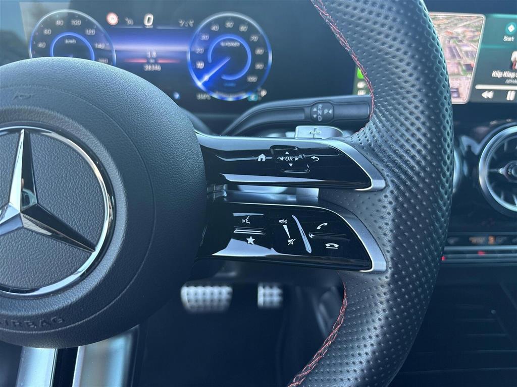 Mercedes-Benz EQB 300 AMG Line billede 15
