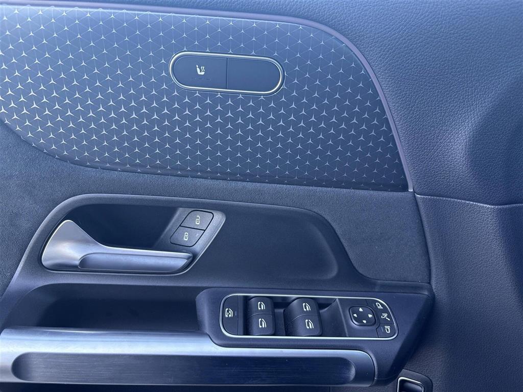 Mercedes-Benz EQB 300 AMG Line billede 18