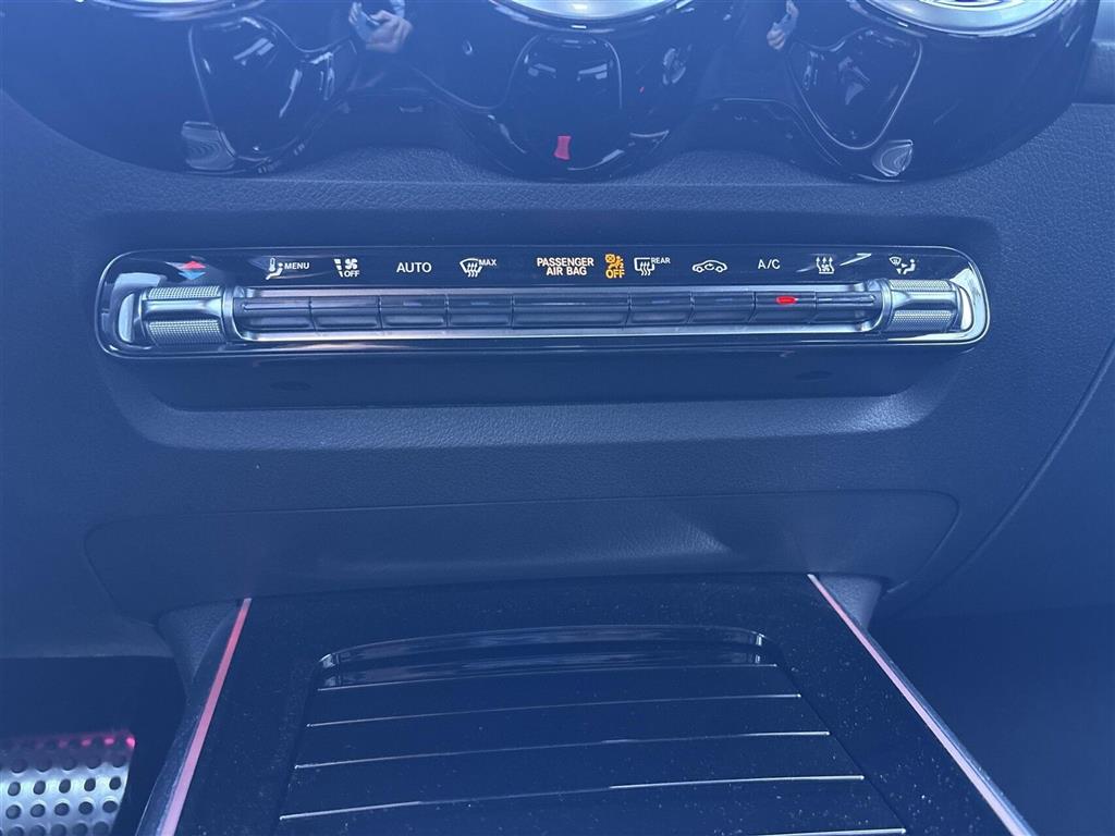 Mercedes-Benz EQB 300 AMG Line billede 10