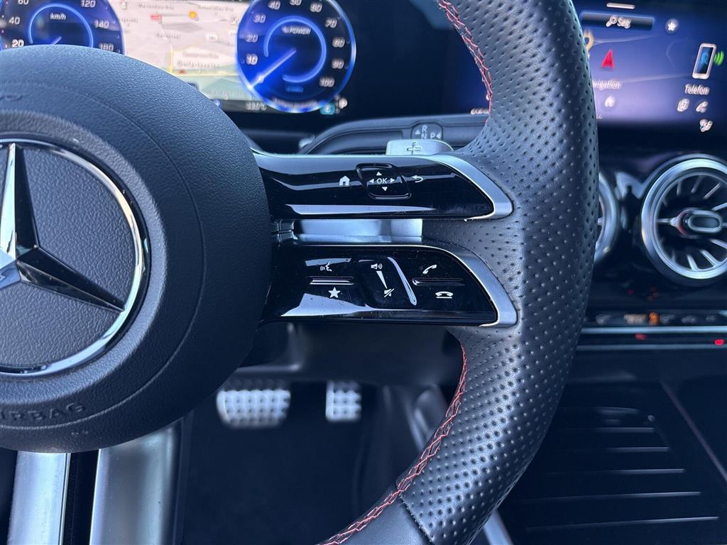 Mercedes-Benz EQB 300 AMG Line billede 14
