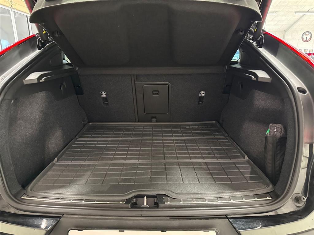 Volvo EC40 Black Edition billede 15