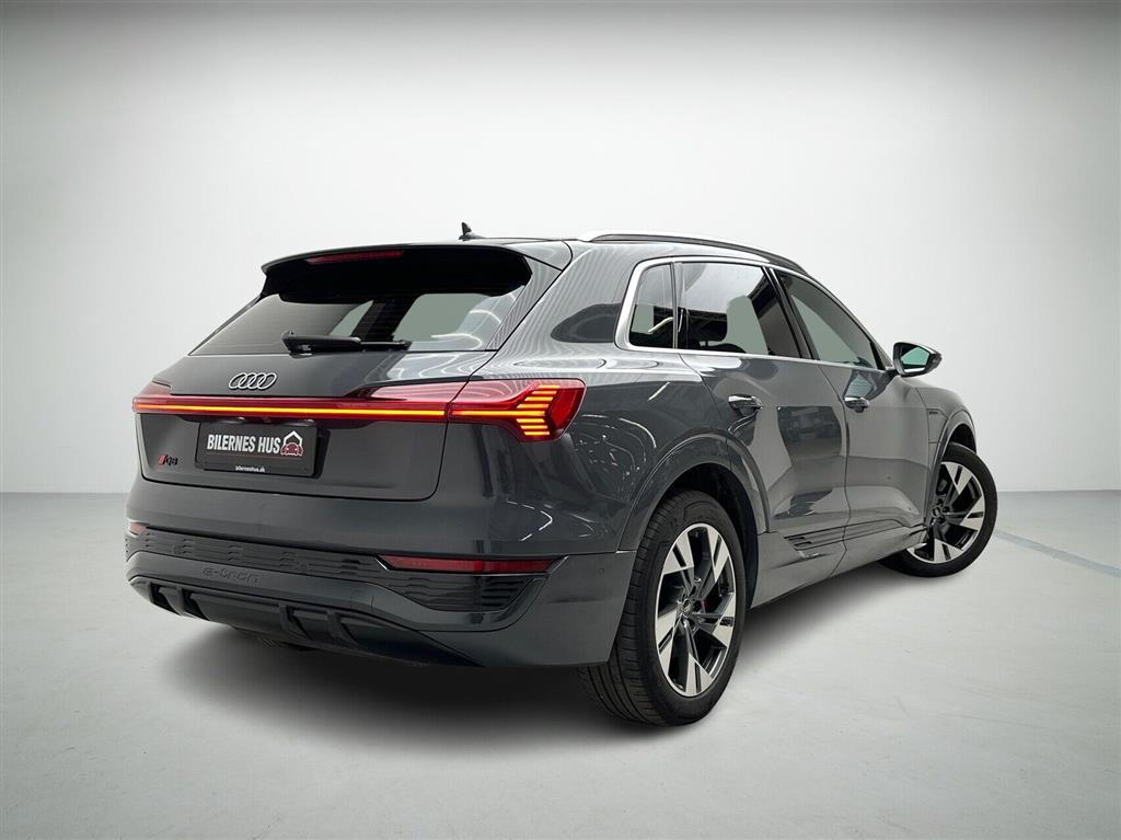 Audi Q8 S Line billede 3