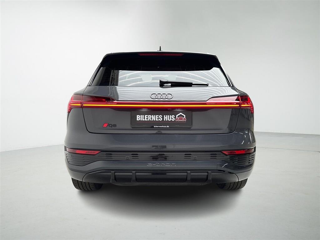 Audi Q8 S Line billede 9