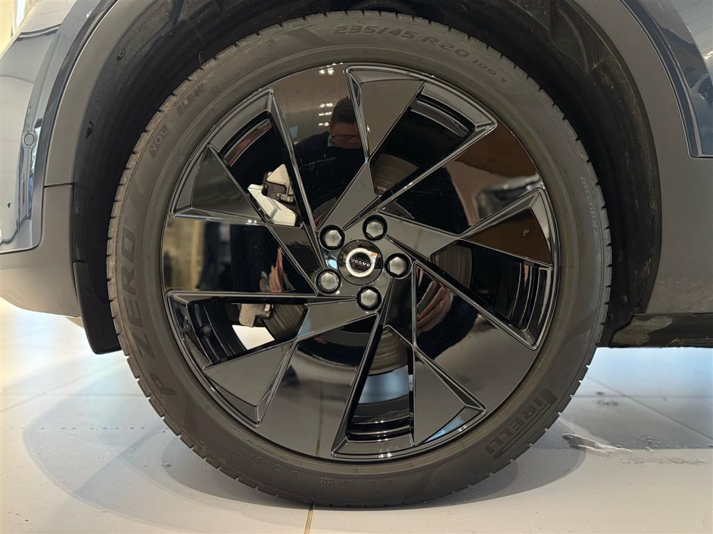 Volvo EX40 Black Edition billede 25