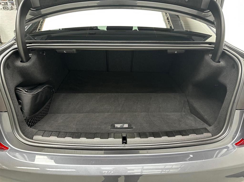 BMW 330e M-Sport billede 14