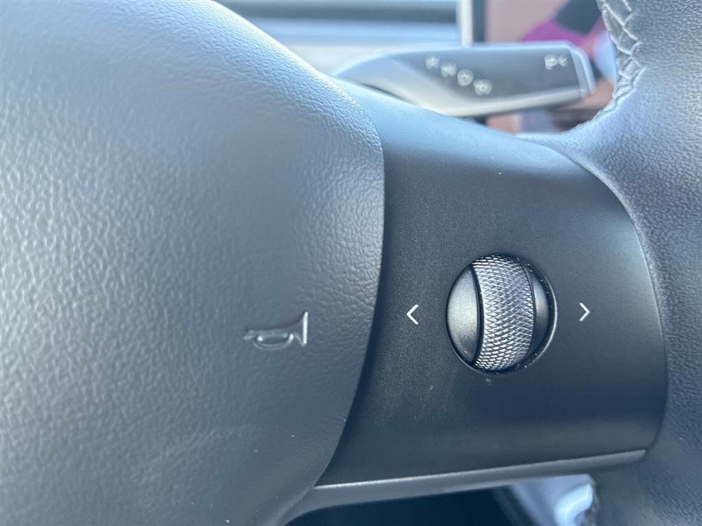 Tesla Model Y Long Range billede 17