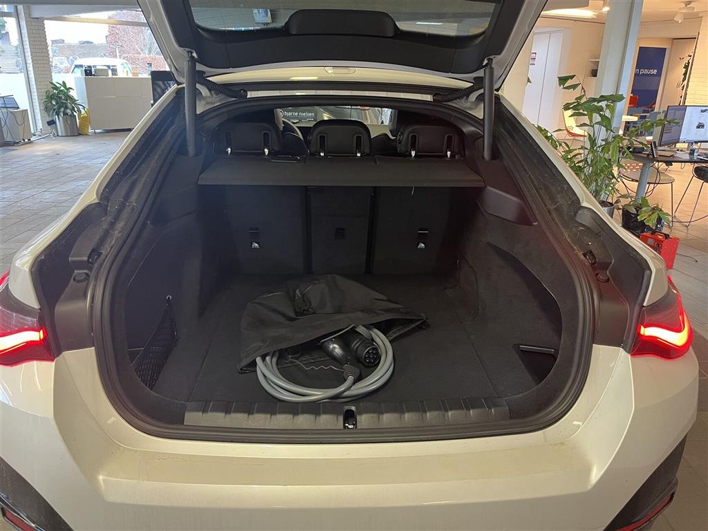 BMW i4 Charged M-Sport billede 3