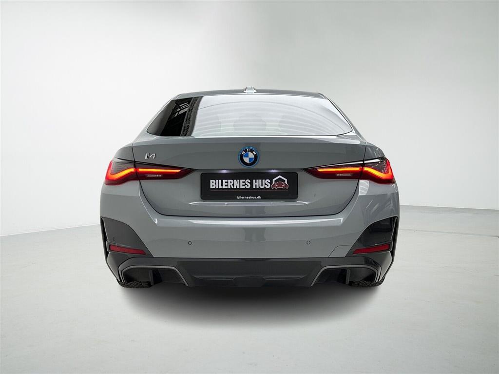 BMW i4 Charged M-Sport billede 8