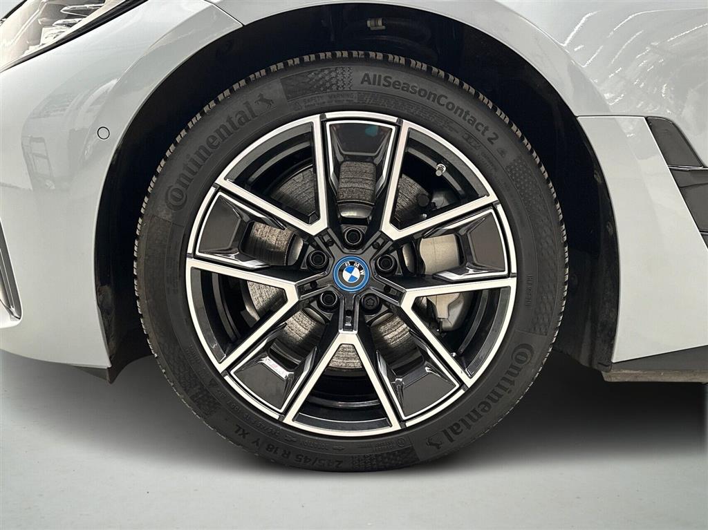 BMW i4 Charged M-Sport billede 9