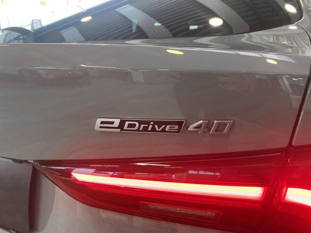 BMW i4 Charged M-Sport billede 9