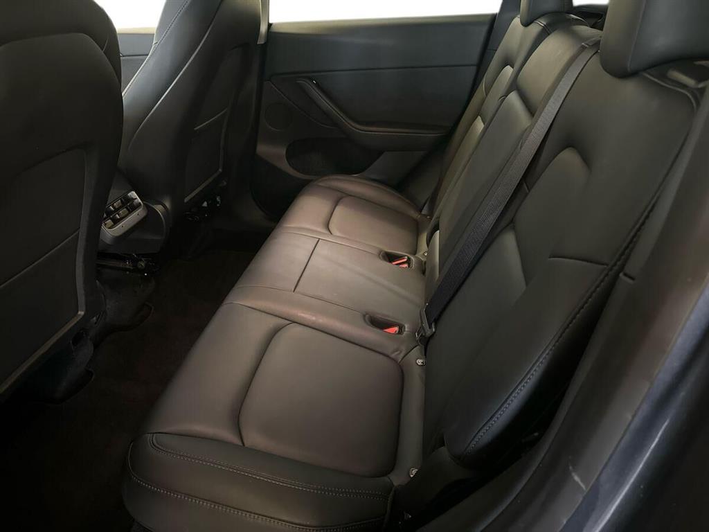 Tesla Model Y Long Range billede 18