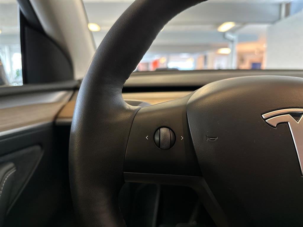 Tesla Model Y Long Range billede 14