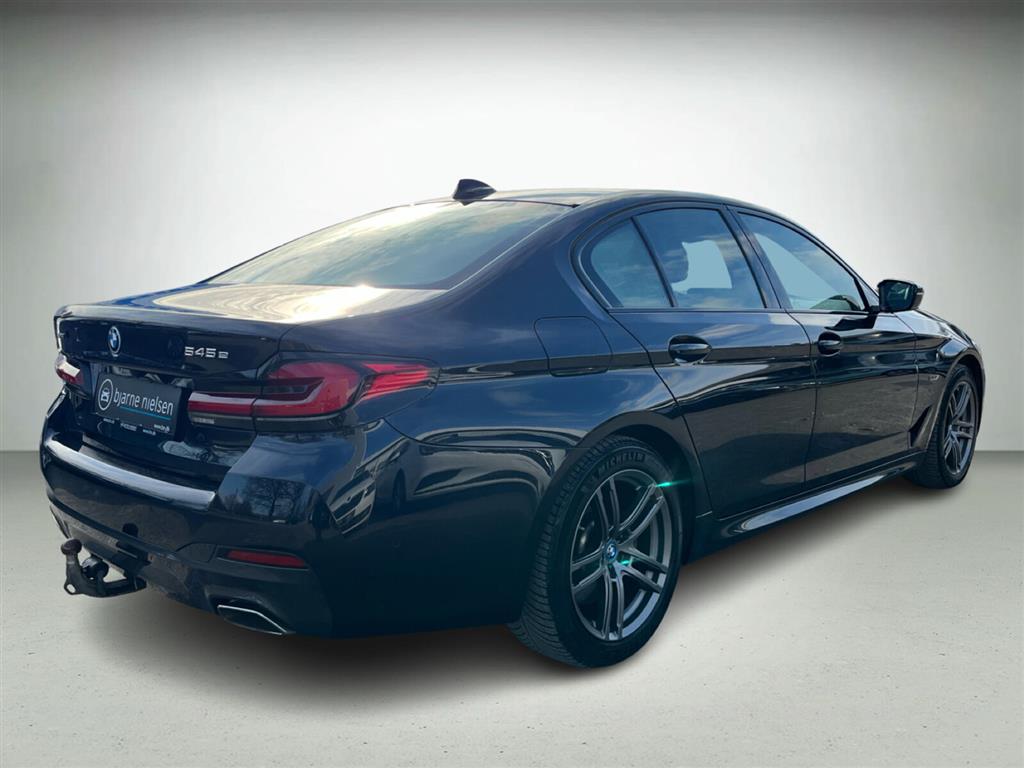 BMW 545e M-Sport billede 5