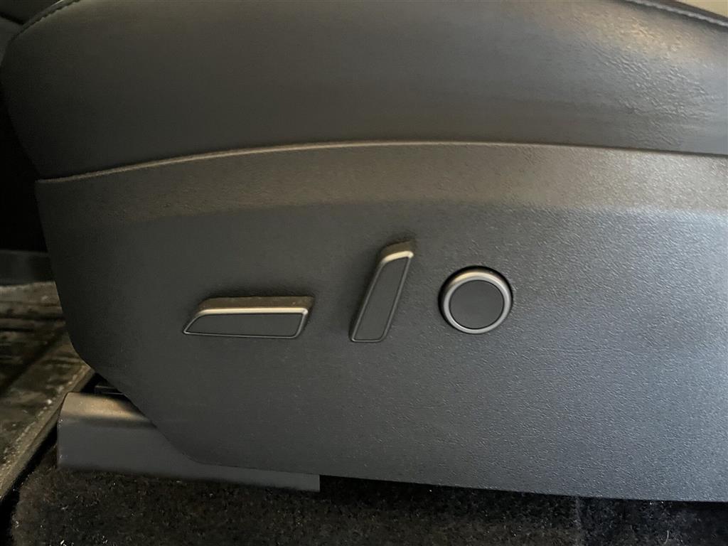 Tesla Model Y Long Range billede 11