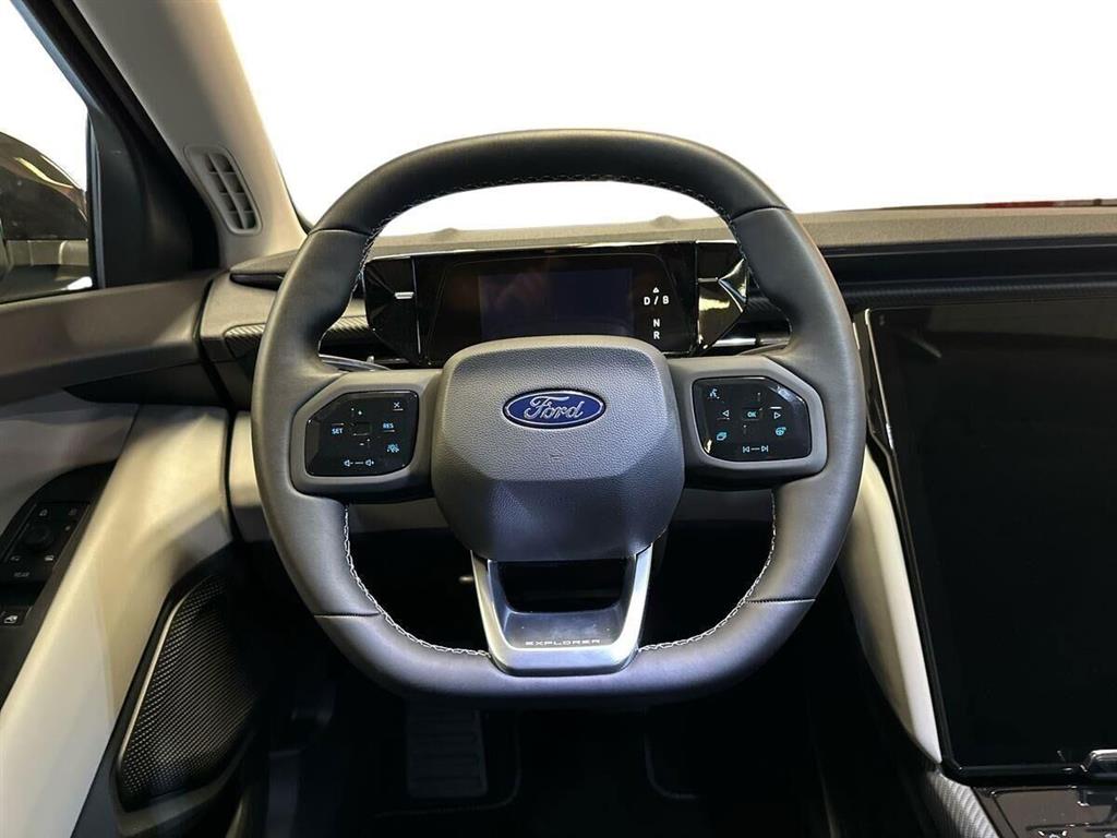 Ford Explorer UR Premium billede 7