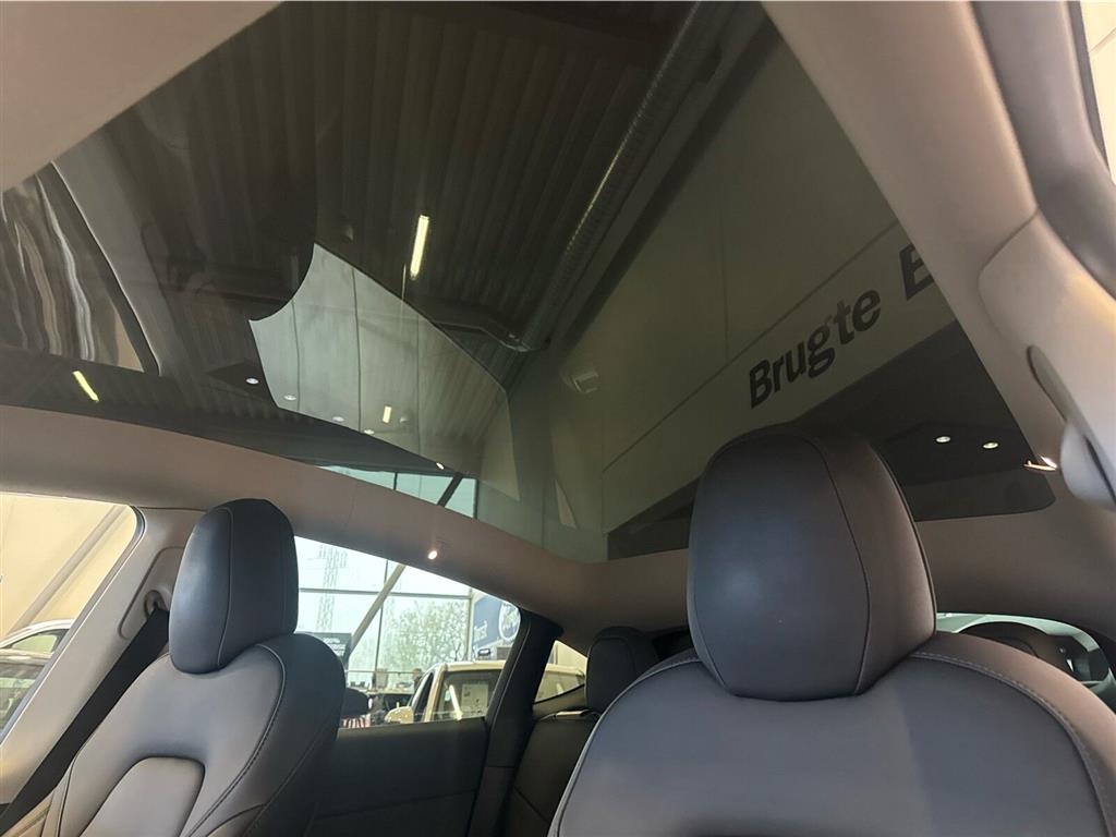 Tesla Model Y Long Range billede 16