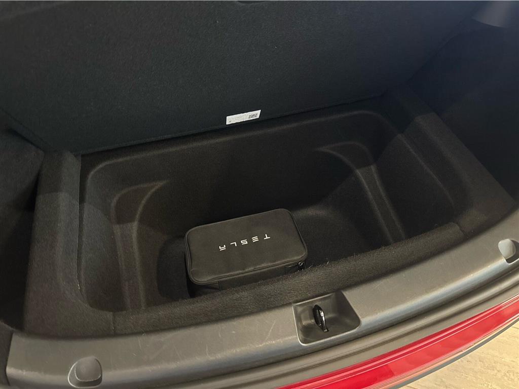 Tesla Model Y Long Range billede 19