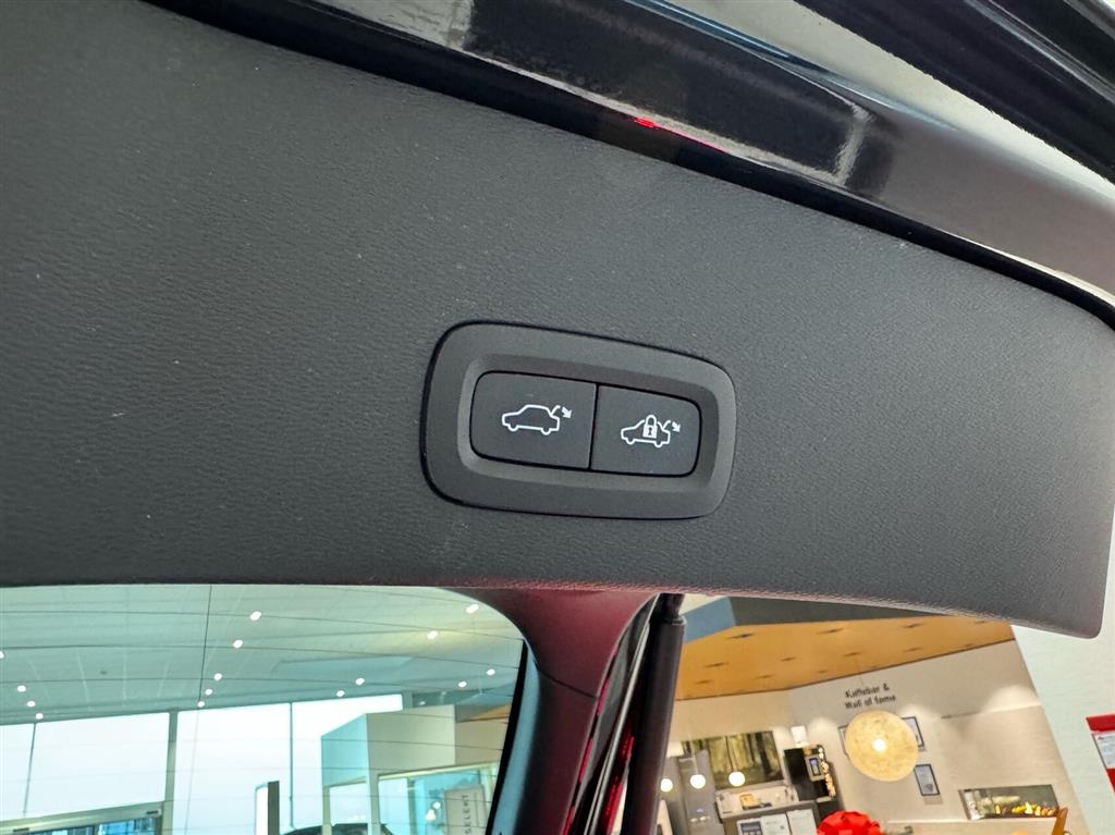 Volvo EC40 Black Edition billede 11