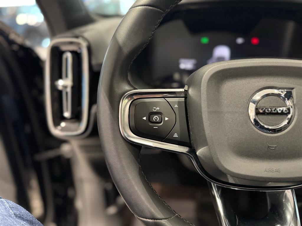 Volvo EC40 Black Edition billede 17