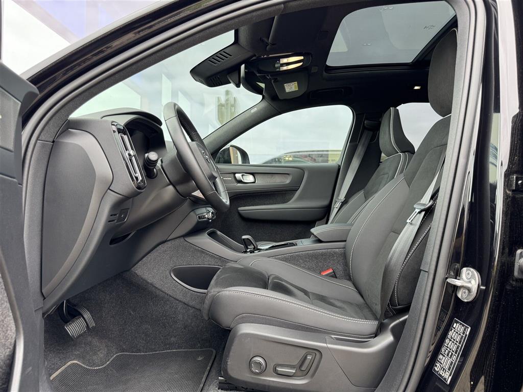 Volvo EX40 Black Edition billede 4