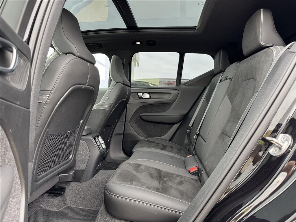 Volvo EX40 Black Edition billede 5