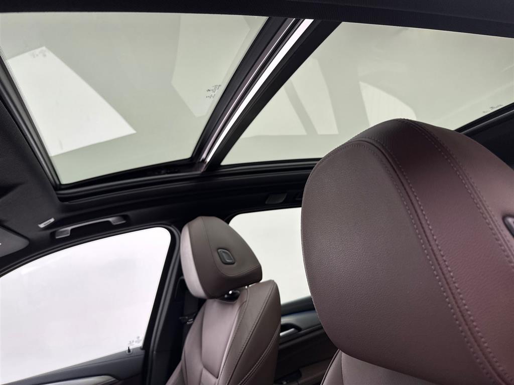 BMW iX3 Charged Plus billede 17