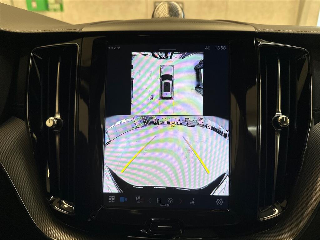 Volvo XC60 Black Edition billede 18