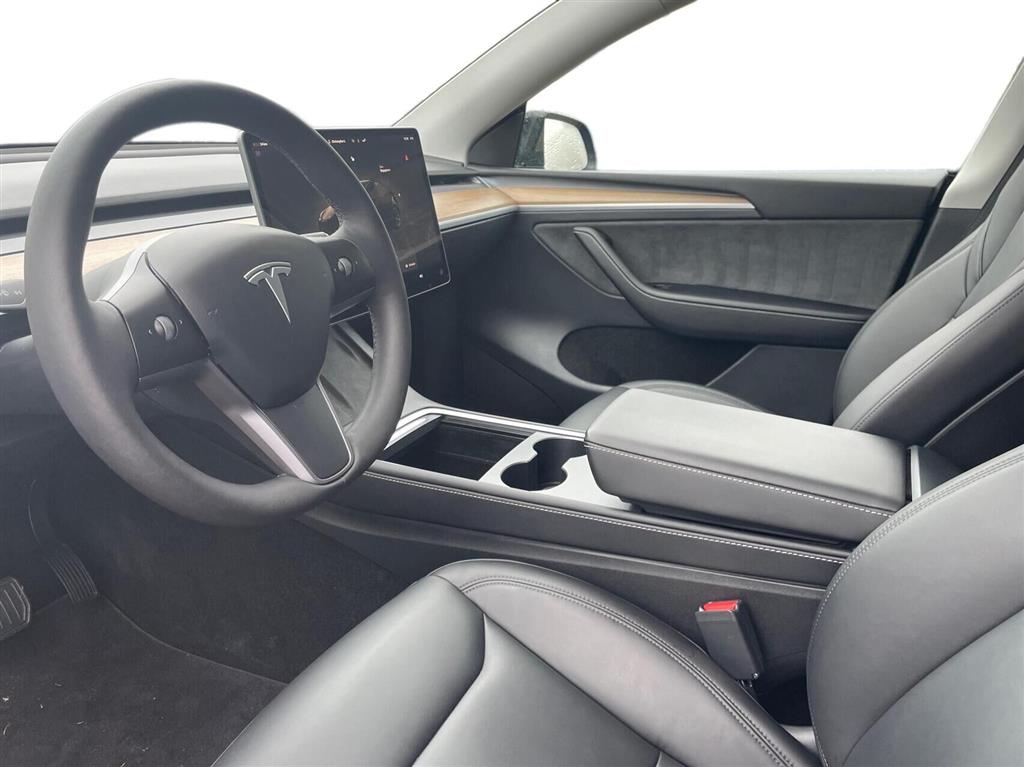 Tesla Model Y Standard Range billede 3