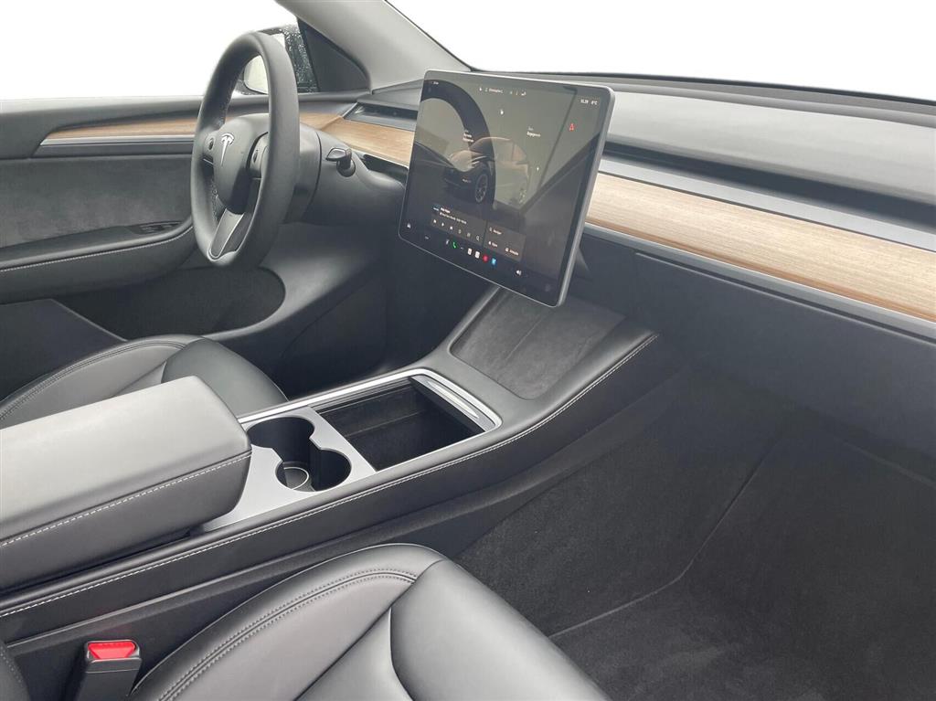 Tesla Model Y Standard Range billede 10