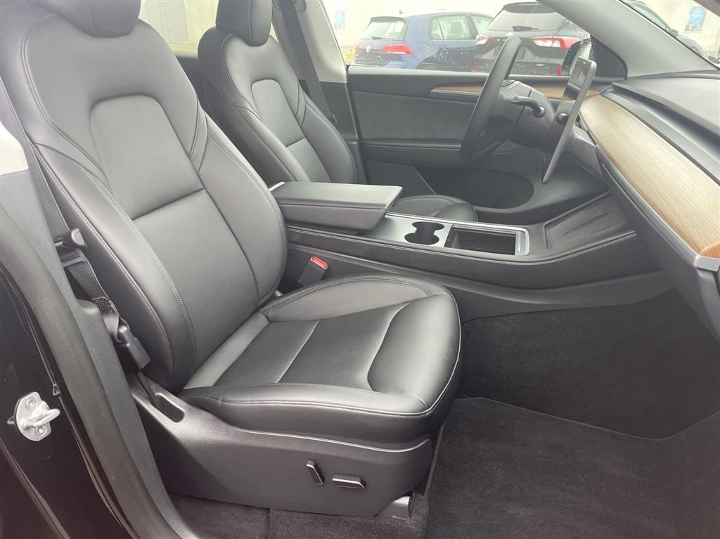 Tesla Model Y Standard Range billede 14