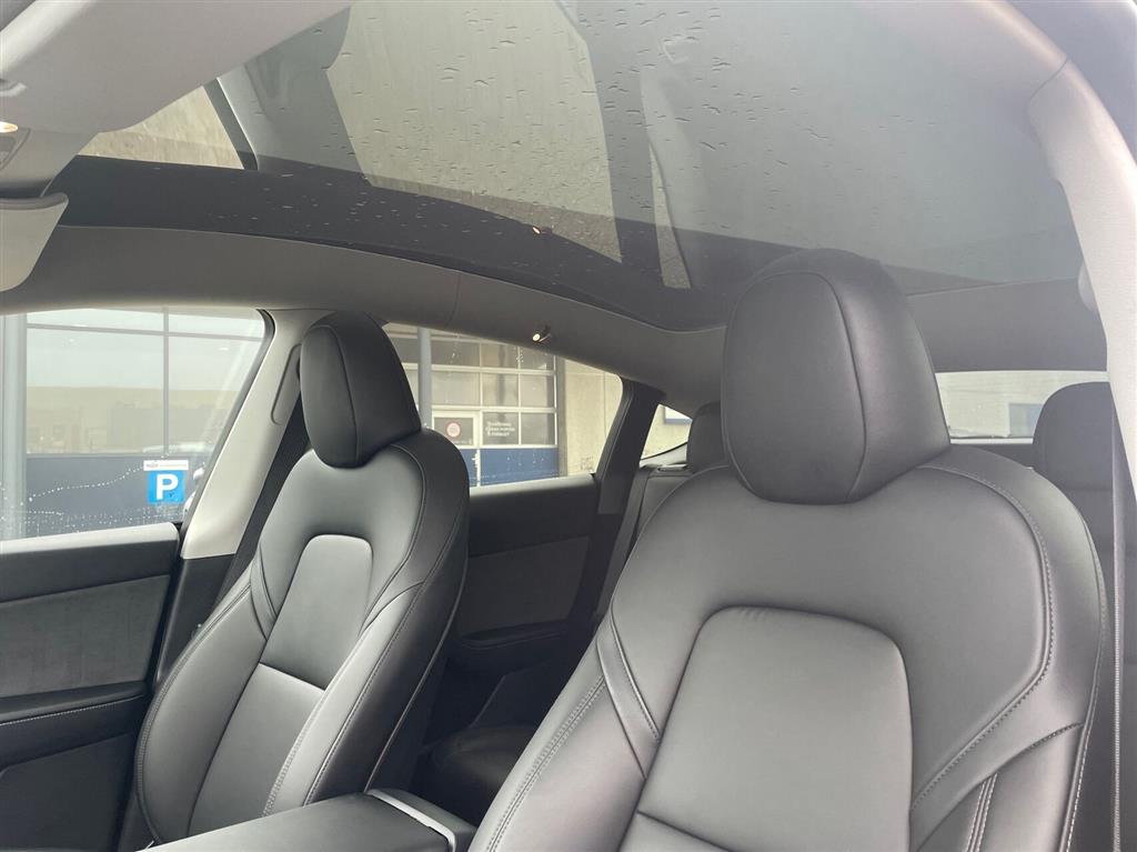 Tesla Model Y Standard Range billede 16