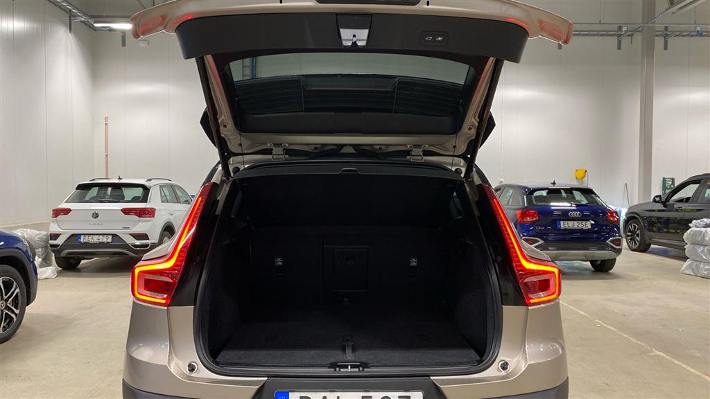 Volvo XC40 Plus billede 13
