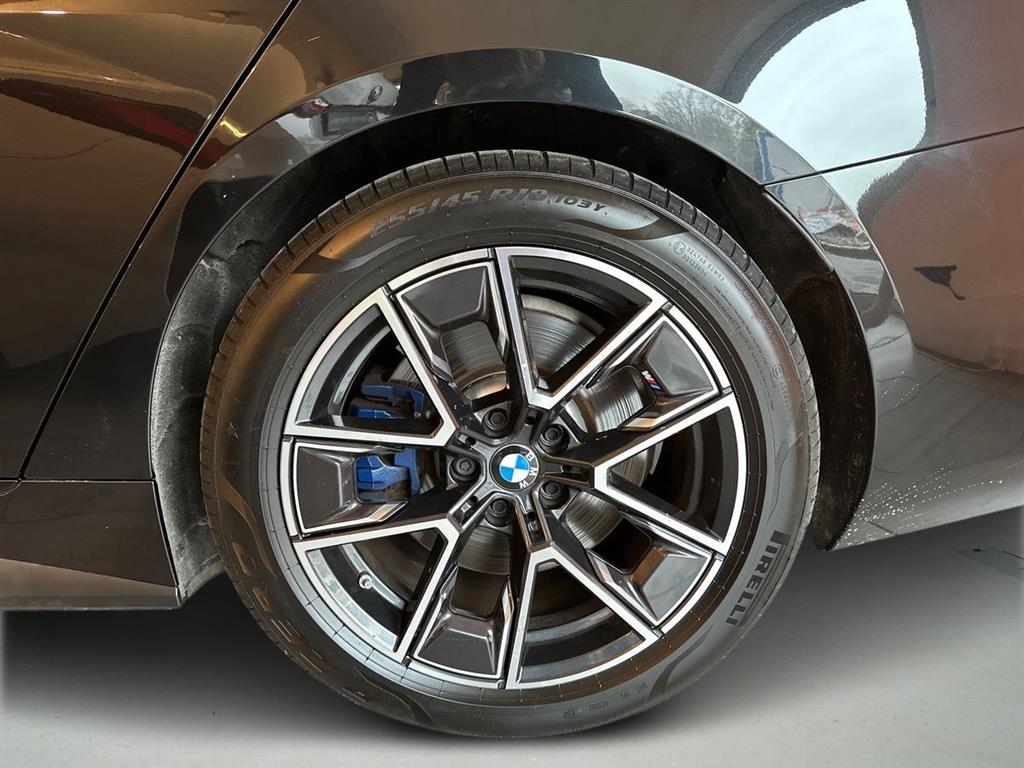 BMW i4 Charged M-Sport billede 8
