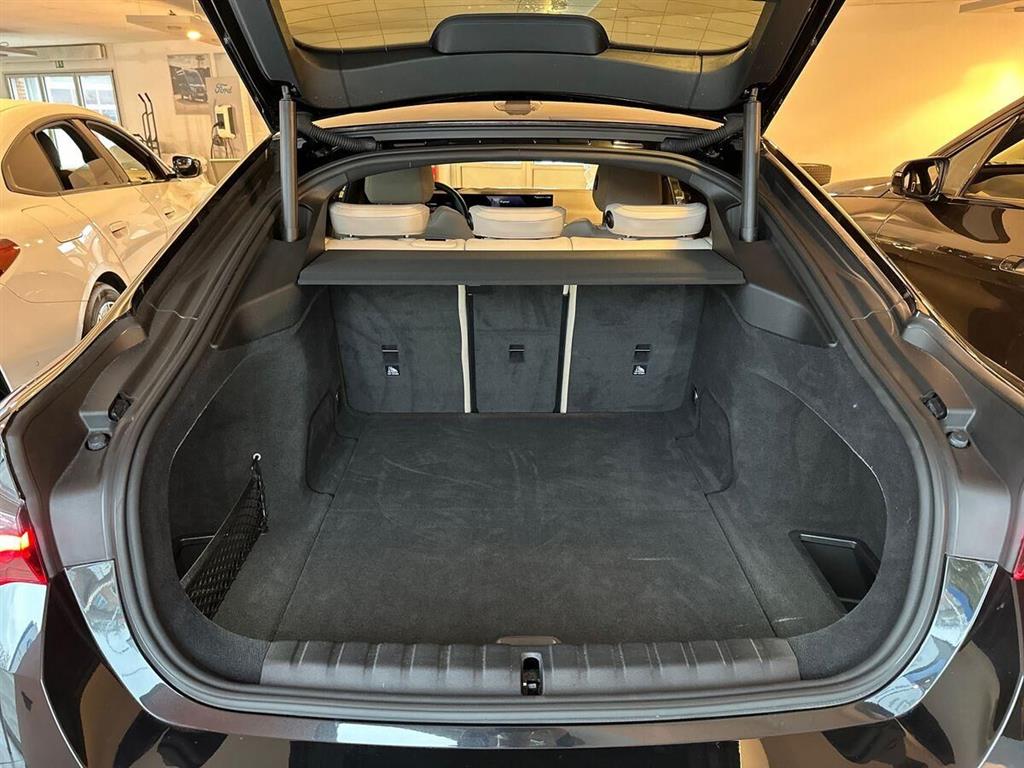 BMW i4 Charged M-Sport billede 13