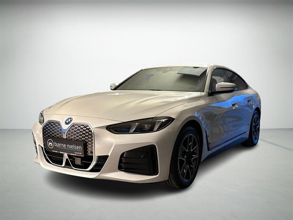 BMW i4 Charged M-Sport