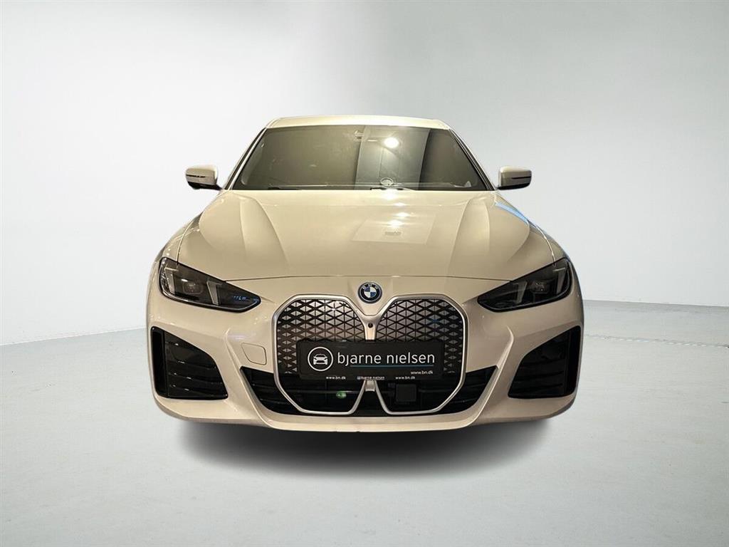 BMW i4 Charged M-Sport billede 6