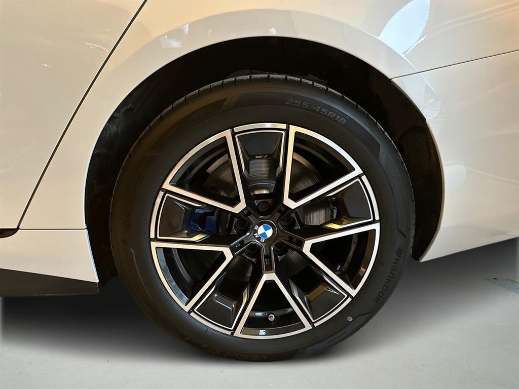 BMW i4 Charged M-Sport billede 8