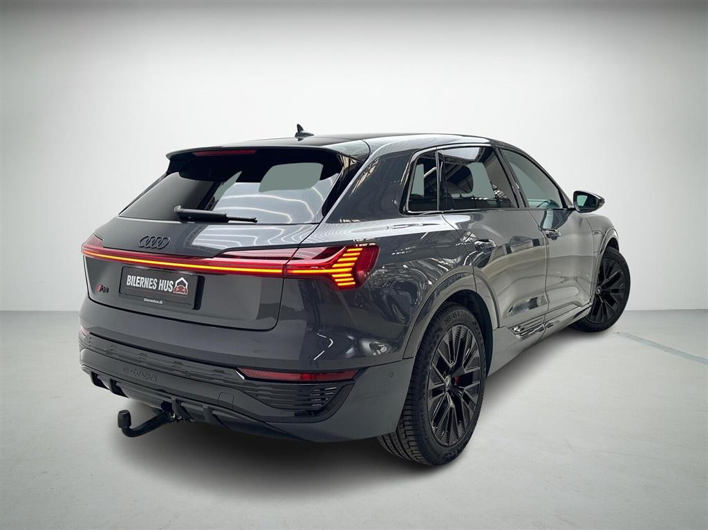 Audi Q8 S Line billede 2