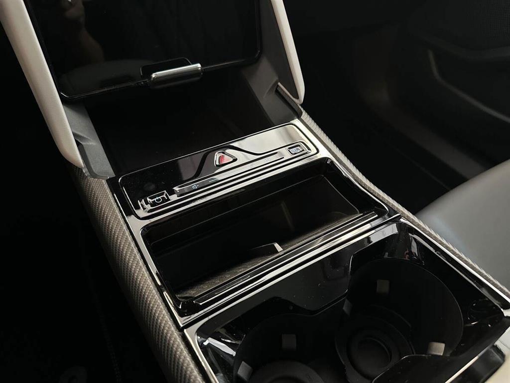 Ford Explorer UR Premium billede 15