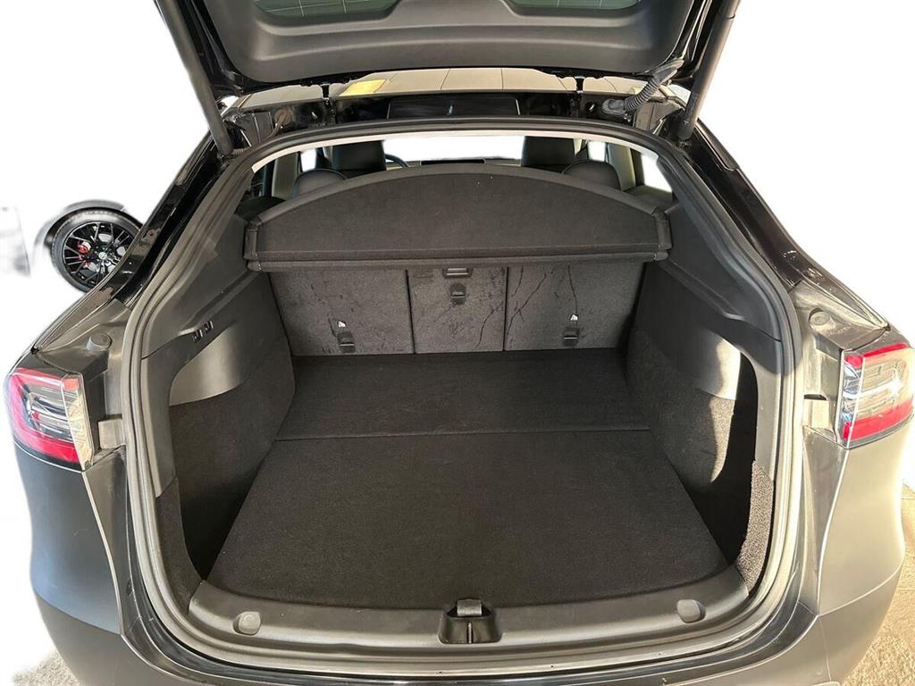 Tesla Model Y Long Range billede 13
