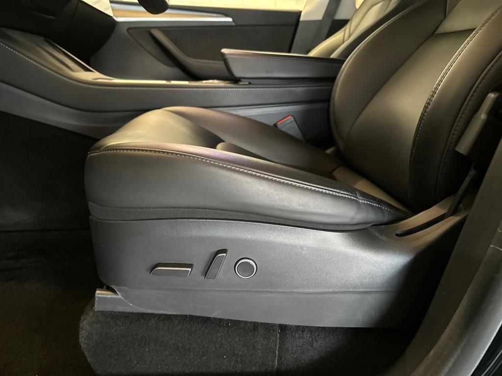 Tesla Model Y Long Range billede 19