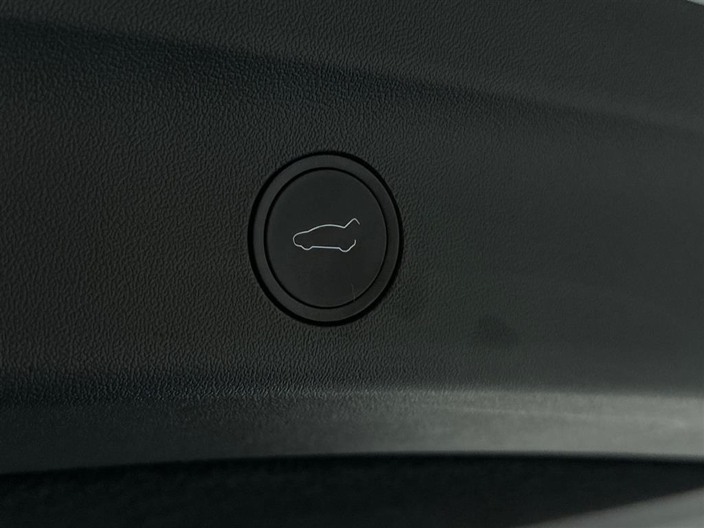 Tesla Model Y Long Range billede 18