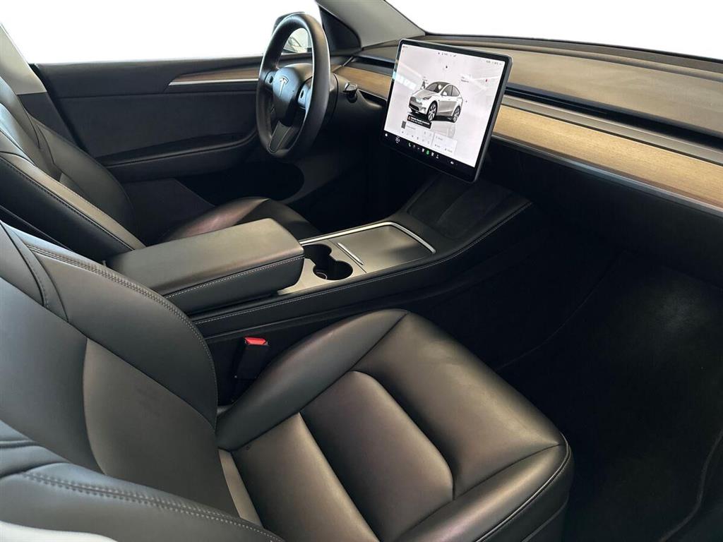 Tesla Model Y Long Range billede 10