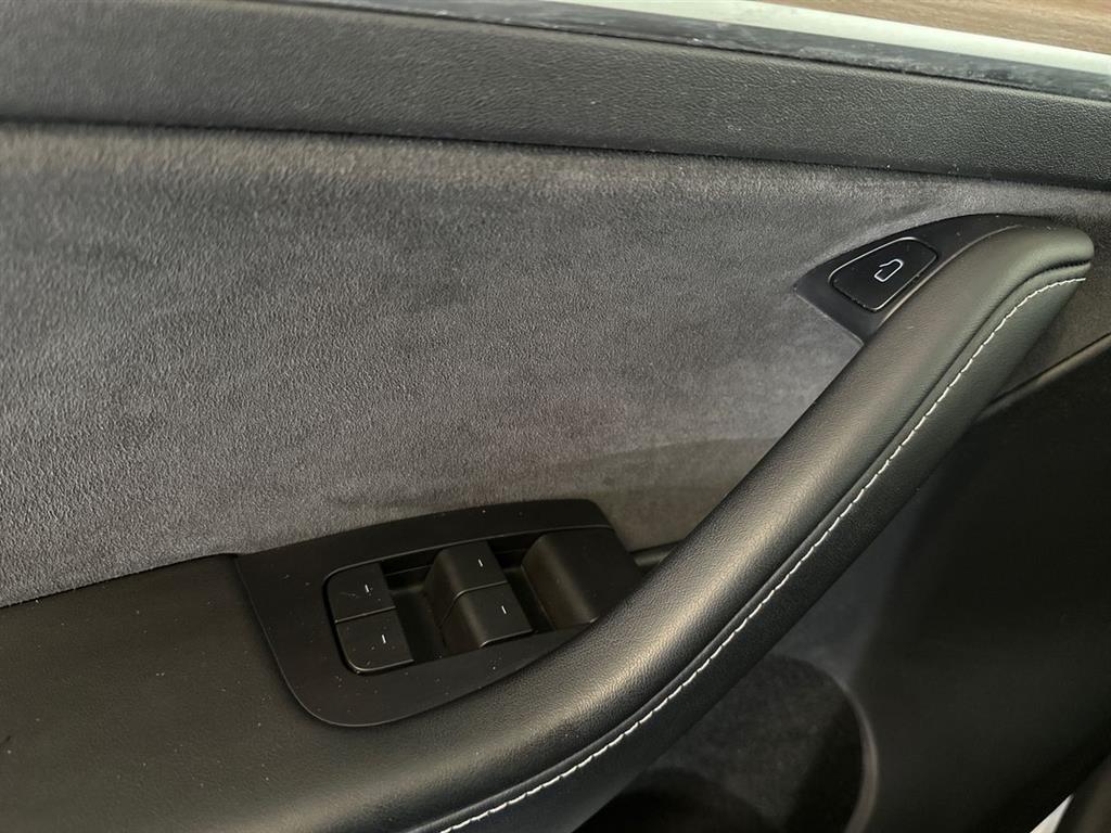 Tesla Model Y Long Range billede 16