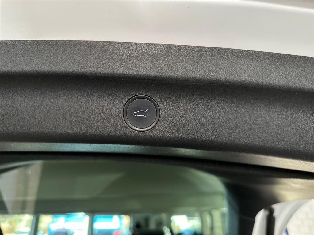 Tesla Model Y Long Range billede 22