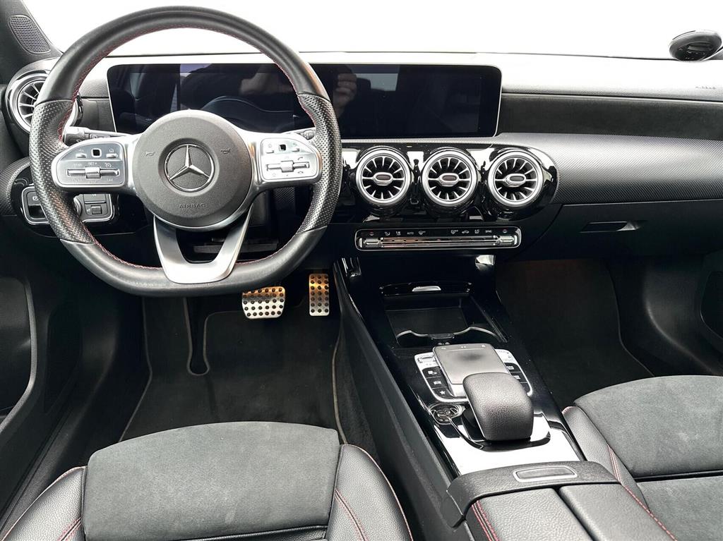 Mercedes-Benz A200 AMG Line billede 8